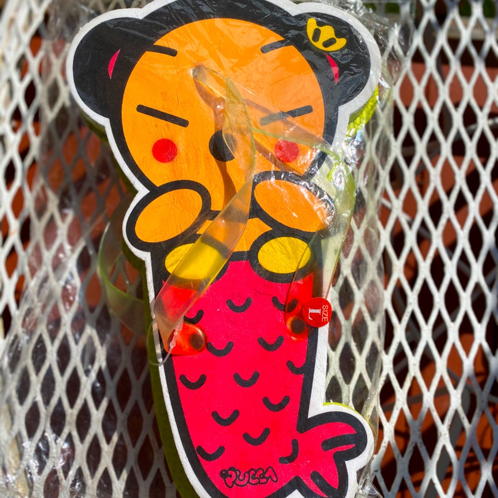 RARE PUCCA collectible Flip Flops Size L, NWT